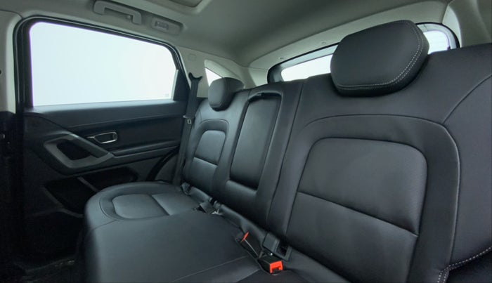 2021 Tata Harrier XZA+ DARK EDITION, Diesel, Automatic, 21,979 km, Right Side Rear Door Cabin