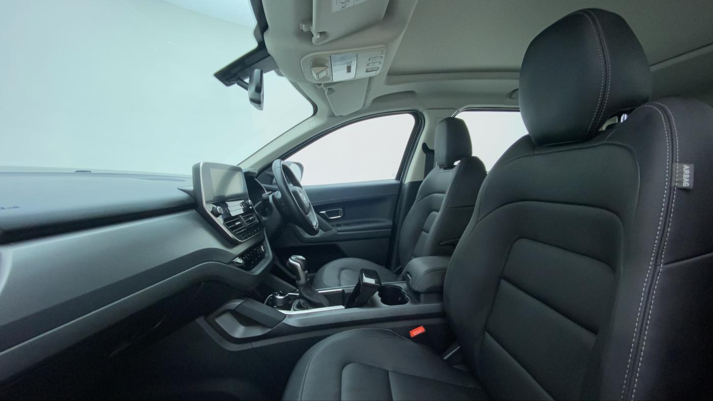 2021 Tata Harrier XZA+ DARK EDITION, Diesel, Automatic, 21,979 km, Right Side Front Door Cabin