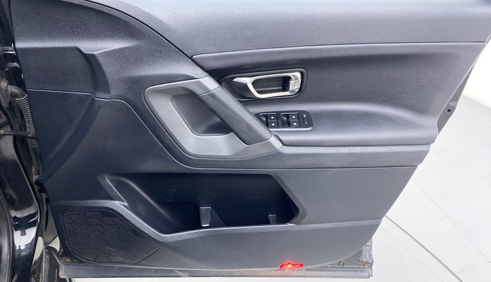 2021 Tata Harrier XZA+ DARK EDITION, Diesel, Automatic, 21,979 km, Driver Side Door Panels Control