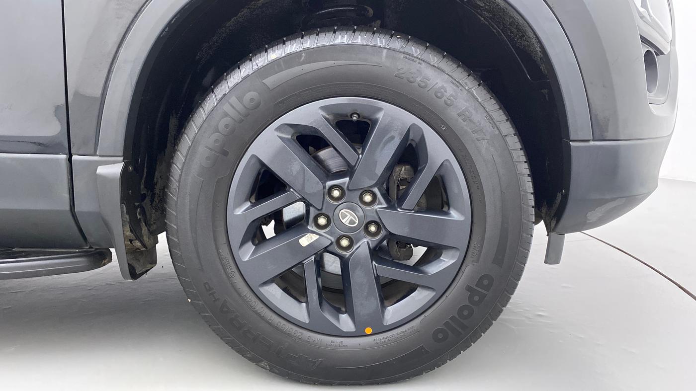 2021 Tata Harrier XZA+ DARK EDITION, Diesel, Automatic, 21,979 km, Right Front Wheel