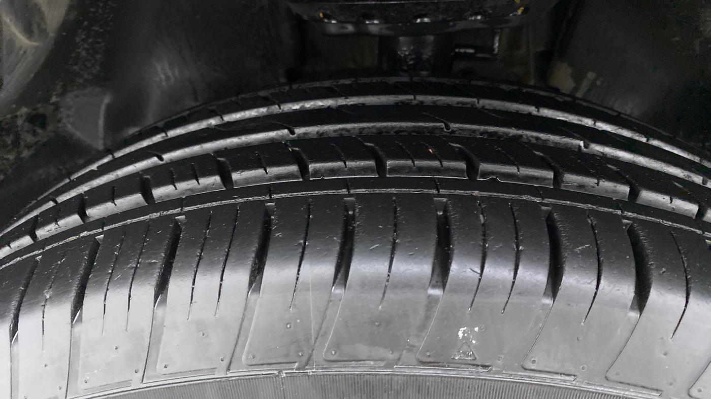 2021 Tata Harrier XZA+ DARK EDITION, Diesel, Automatic, 21,979 km, Left Front Tyre Tread
