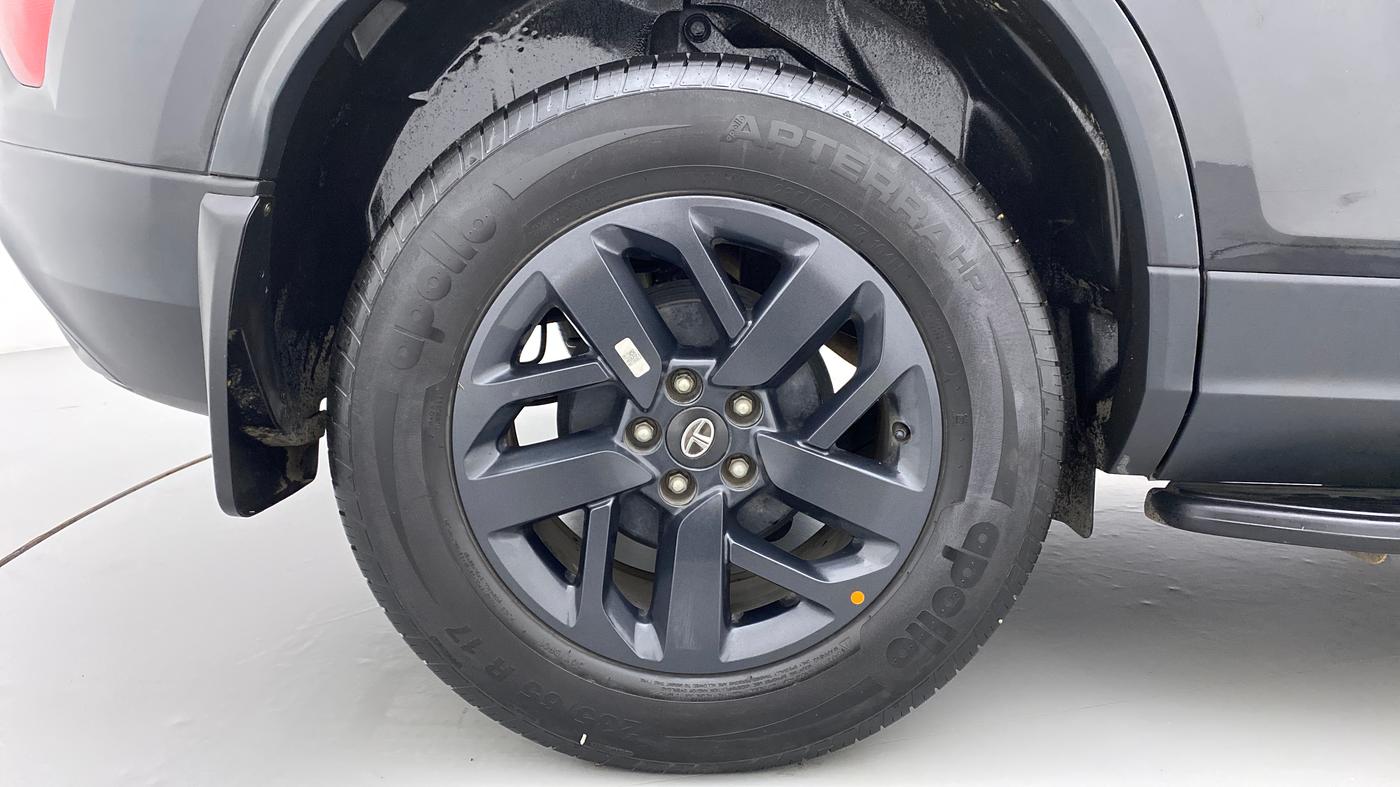 2021 Tata Harrier XZA+ DARK EDITION, Diesel, Automatic, 21,979 km, Right Rear Wheel