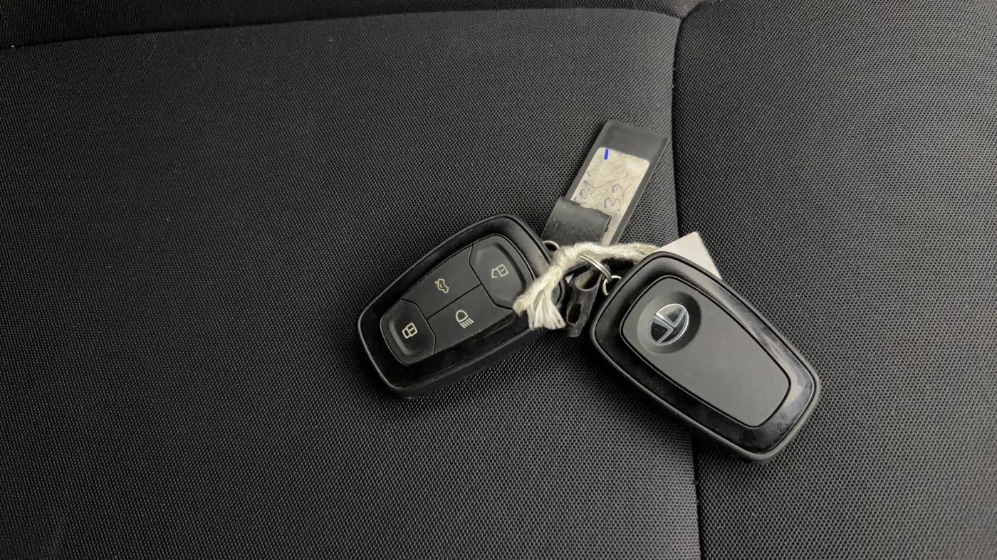 2023 Tata NEXON CREATIVE 1.2 PETROL, Petrol, Manual, 35,632 km, Key Close Up