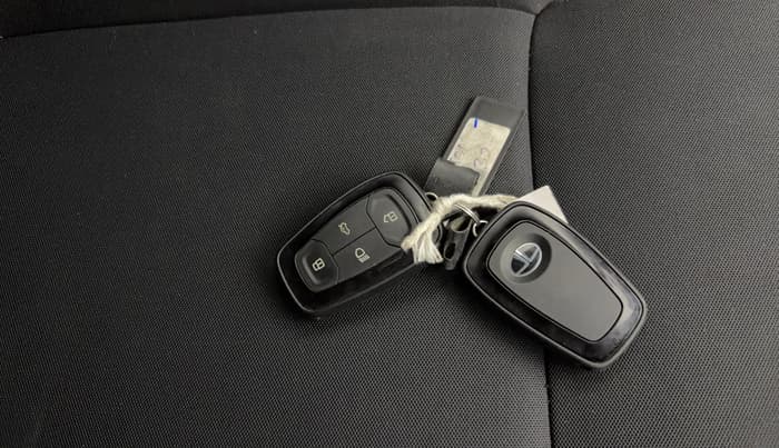 2023 Tata NEXON CREATIVE 1.2 PETROL, Petrol, Manual, 35,632 km, Key Close Up