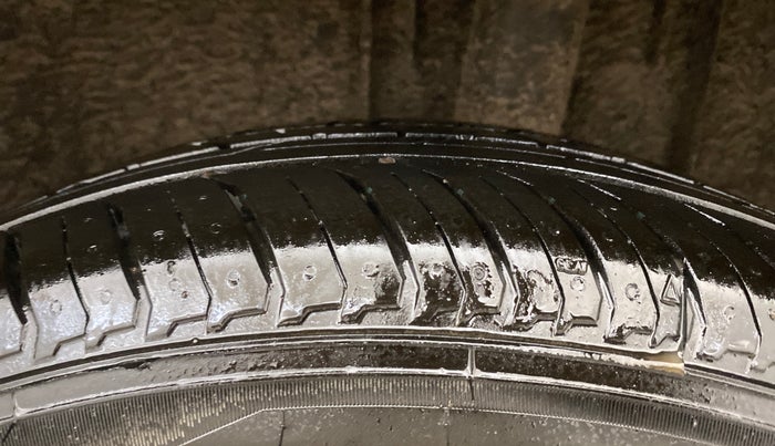 2025 Nissan MAGNITE Acenta B4D 1.0 Petrol AMT, Petrol, Automatic, 731 km, Left Rear Tyre Tread