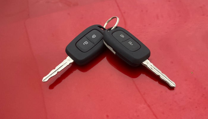 2025 Nissan MAGNITE Acenta B4D 1.0 Petrol AMT, Petrol, Automatic, 731 km, Key Close Up