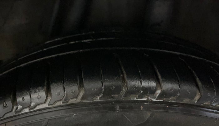 2016 Honda Jazz 1.2L I-VTEC V AT, Petrol, Automatic, 72,372 km, Left Rear Tyre Tread