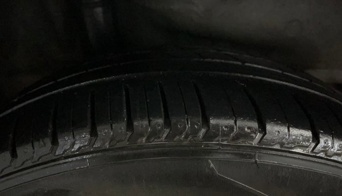 2016 Honda Jazz 1.2L I-VTEC V AT, Petrol, Automatic, 72,372 km, Right Rear Tyre Tread