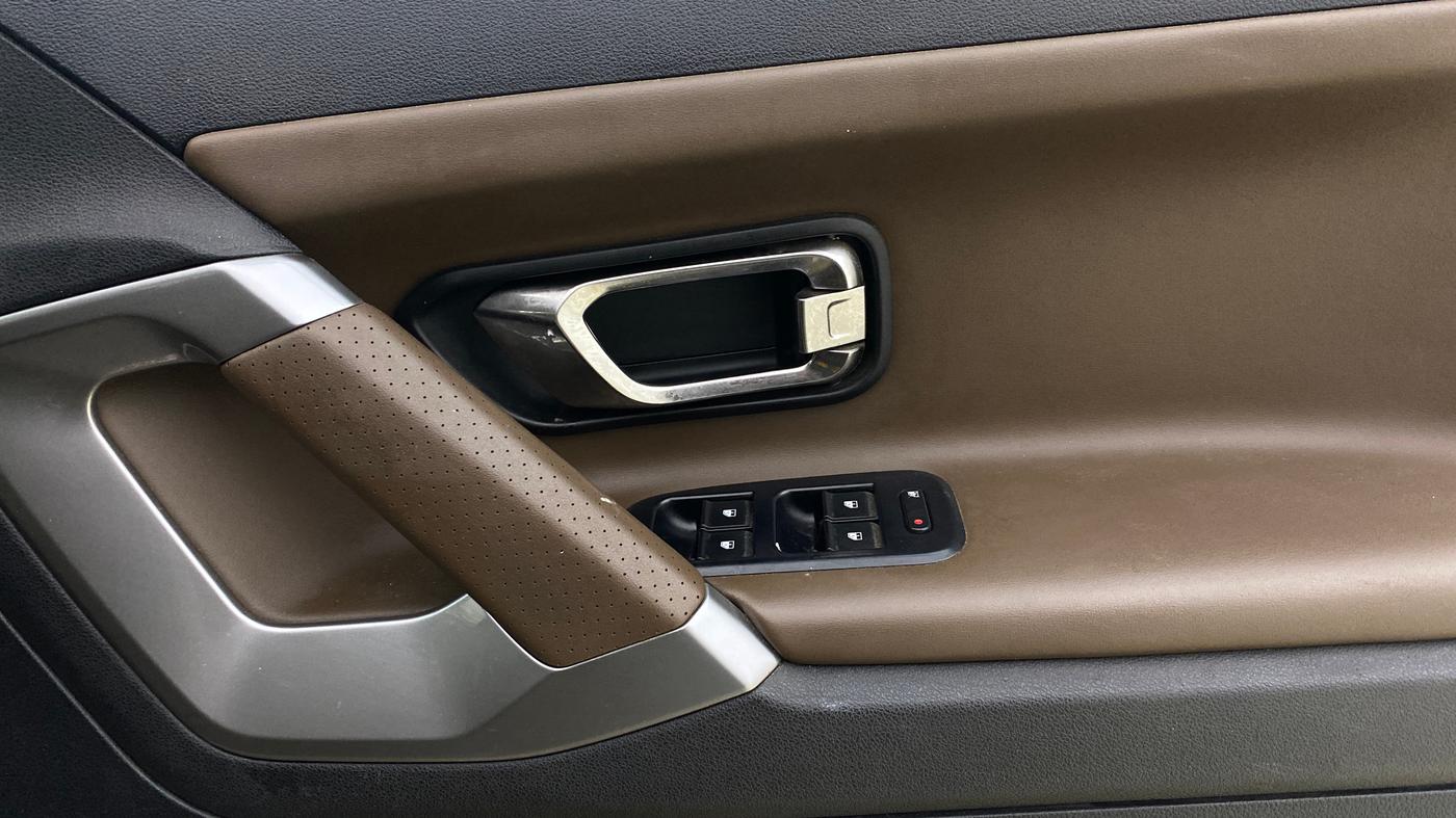 2022 Tata Harrier XZ 2.0L, Diesel, Manual, 85,868 km, Driver Side Door Panels Control