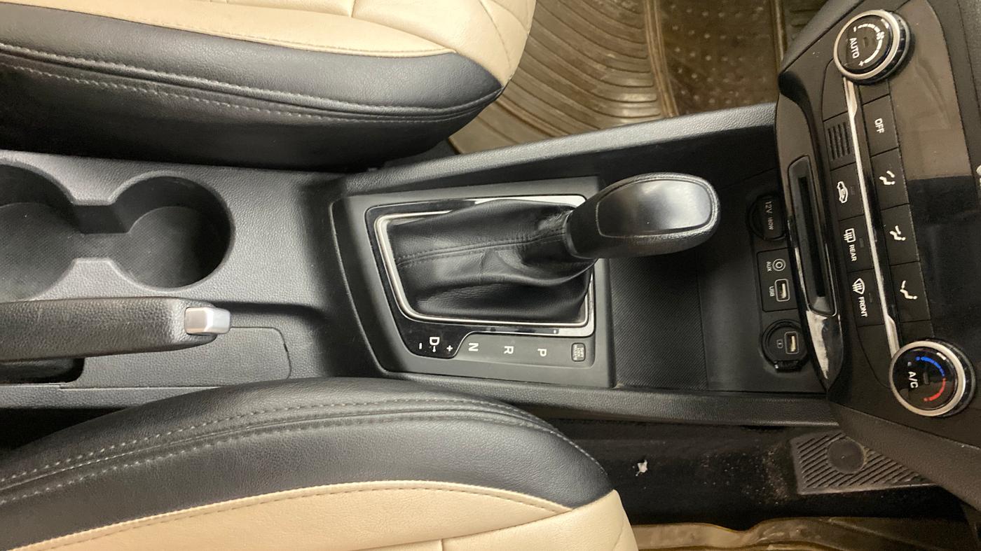 2018 Hyundai Elite i20 ASTA 1.2  CVT, Petrol, Automatic, 60,988 km, Gear Lever