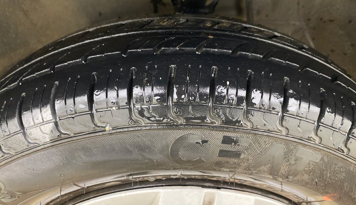 2016 Maruti Alto 800 LXI, Petrol, Manual, 51,571 km, Left Front Tyre Tread