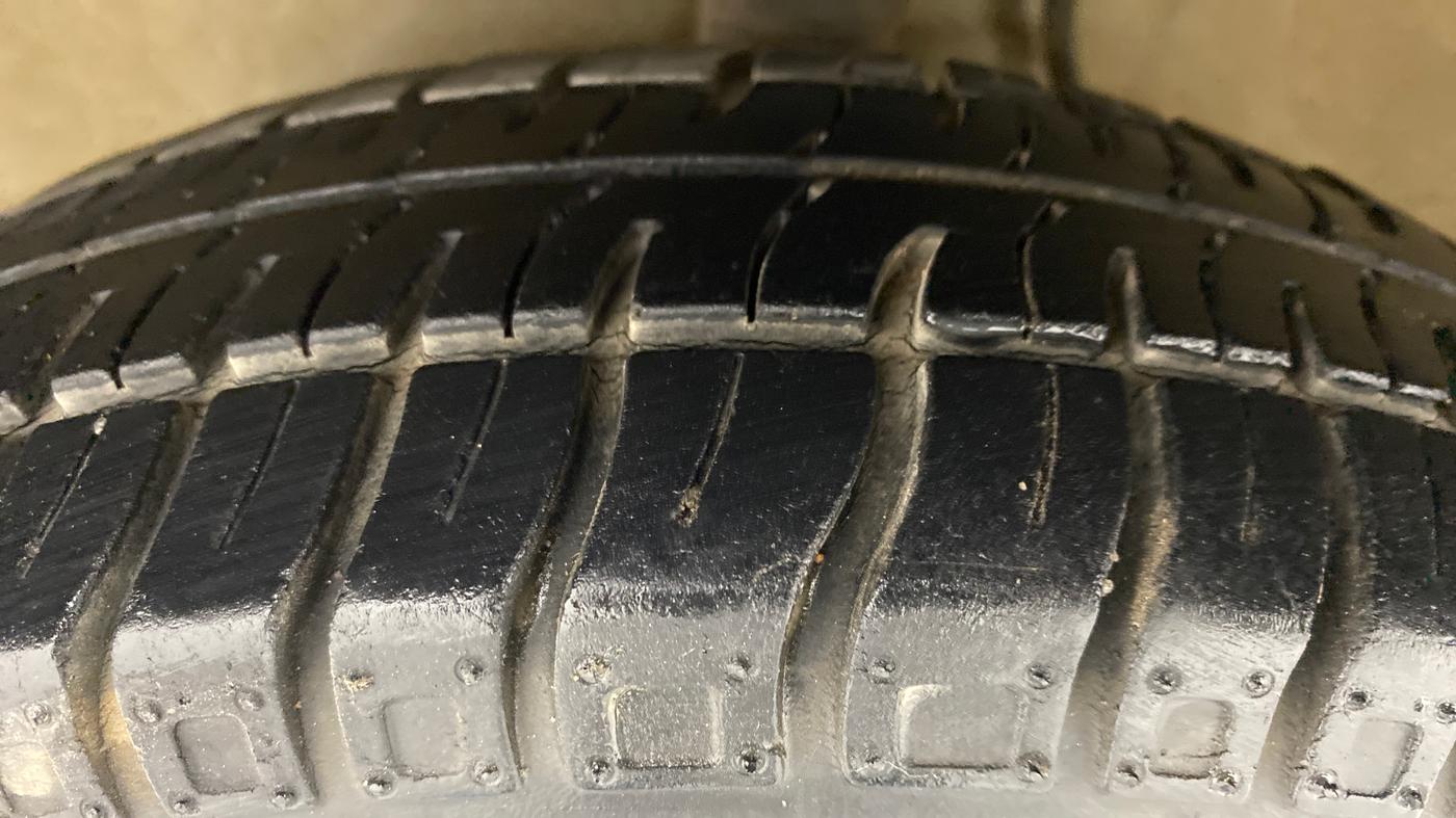 2014 Maruti Alto 800 LXI, Petrol, Manual, 22,879 km, Left Front Tyre Tread