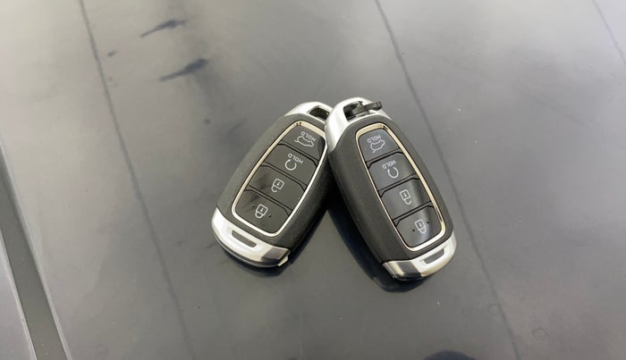 2024 Hyundai NEW I20 ASTA (O) 1.2 IVT, Petrol, Automatic, 4,262 km, Key Close Up