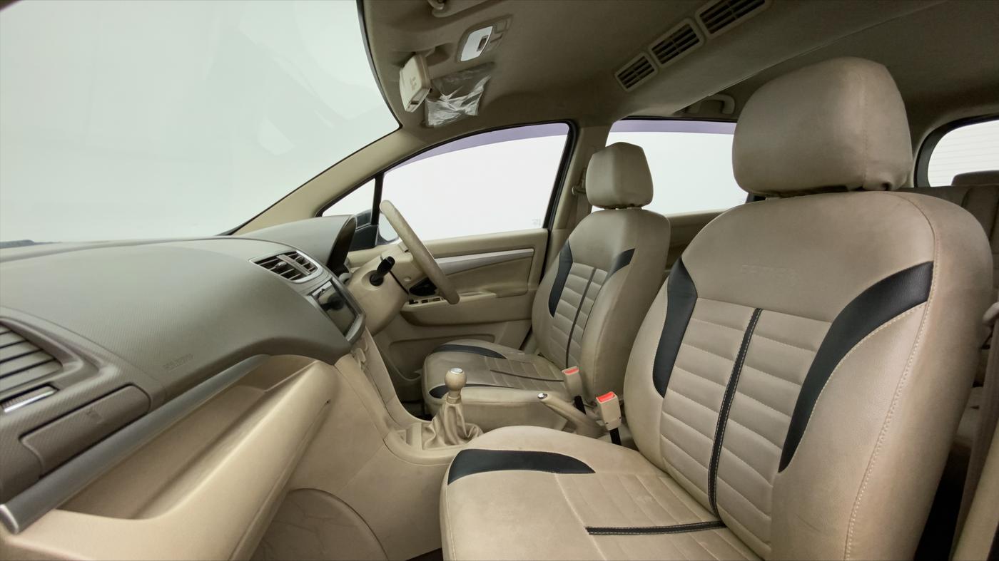 2018 Maruti Ertiga ZDI + SHVS, Diesel, Manual, 59,648 km, Right Side Front Door Cabin