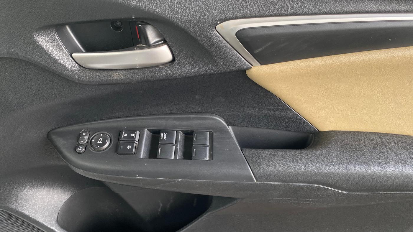 2022 Honda Jazz 1.2L I-VTEC VX CVT, Petrol, Automatic, 12,720 km, Driver Side Door Panels Control