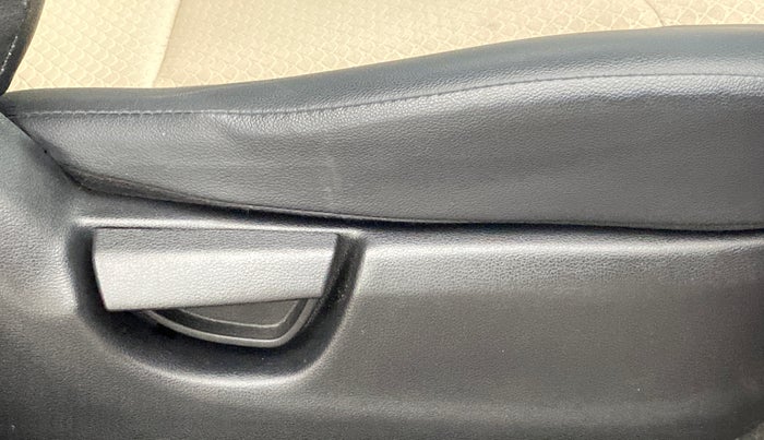 2021 Hyundai NEW SANTRO SPORTZ 1.1, Petrol, Manual, 12,996 km, Driver Side Adjustment Panel