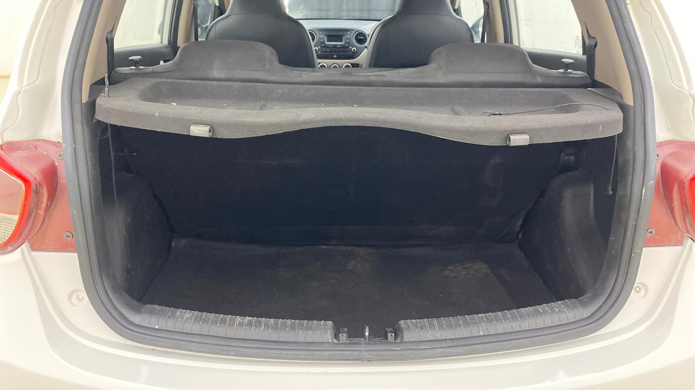 2016 Hyundai Grand i10 SPORTZ 1.2 KAPPA VTVT, Petrol, Manual, 72,483 km, Boot Inside