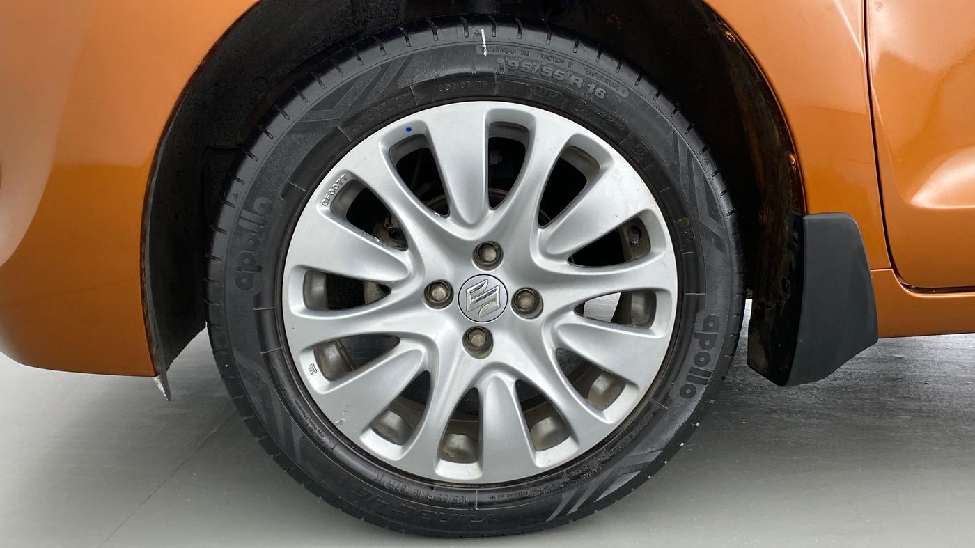 2017 Maruti Baleno ALPHA 1.2 K12, Petrol, Manual, 33,733 km, Left Front Wheel