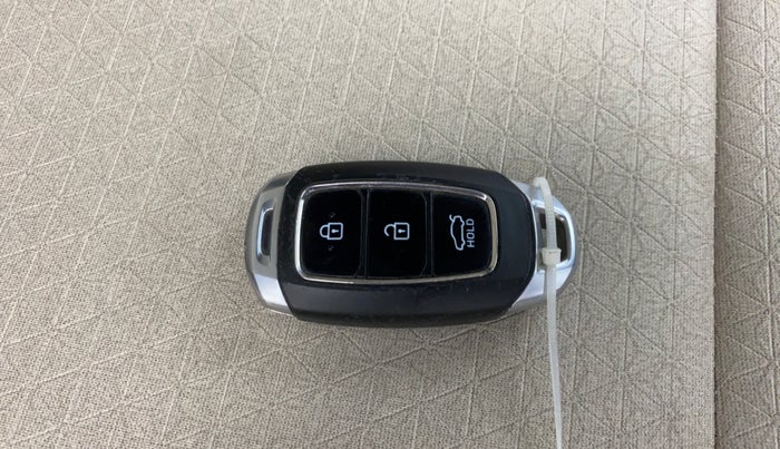 2019 Hyundai Verna 1.6 VTVT SX, Petrol, Manual, 1,12,885 km, Key Close Up