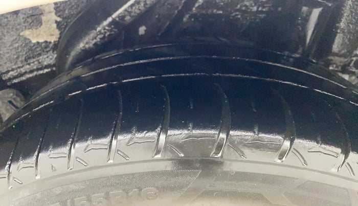 2019 Hyundai Verna 1.6 VTVT SX, Petrol, Manual, 1,12,885 km, Left Rear Tyre Tread