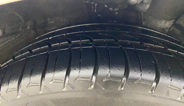 2019 Hyundai Verna 1.6 VTVT SX, Petrol, Manual, 1,12,885 km, Right Front Tyre Tread