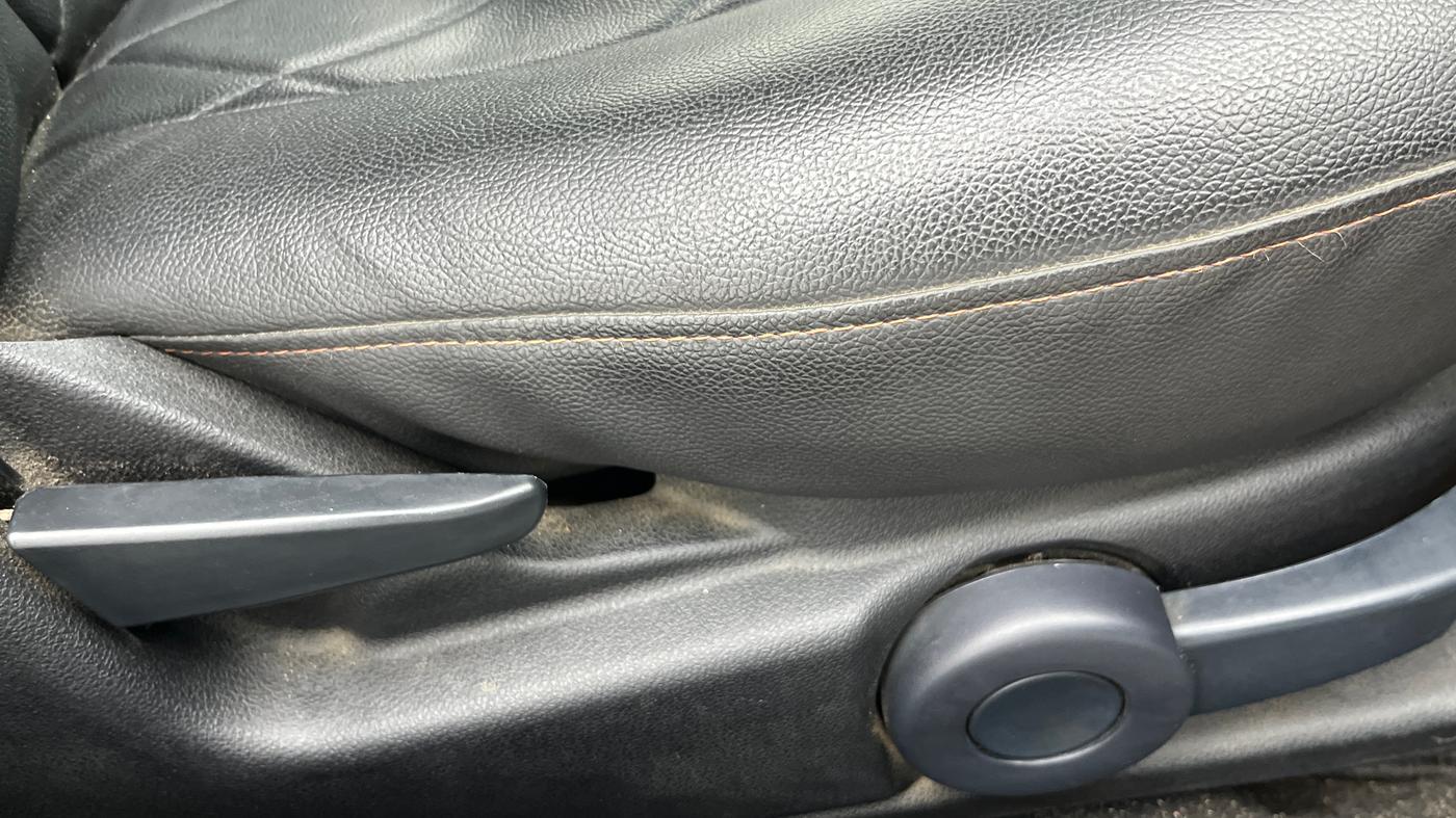 2013 Ford Figo TITANIUM 1.2 PETROL, Petrol, Manual, 41,462 km, Driver Side Adjustment Panel