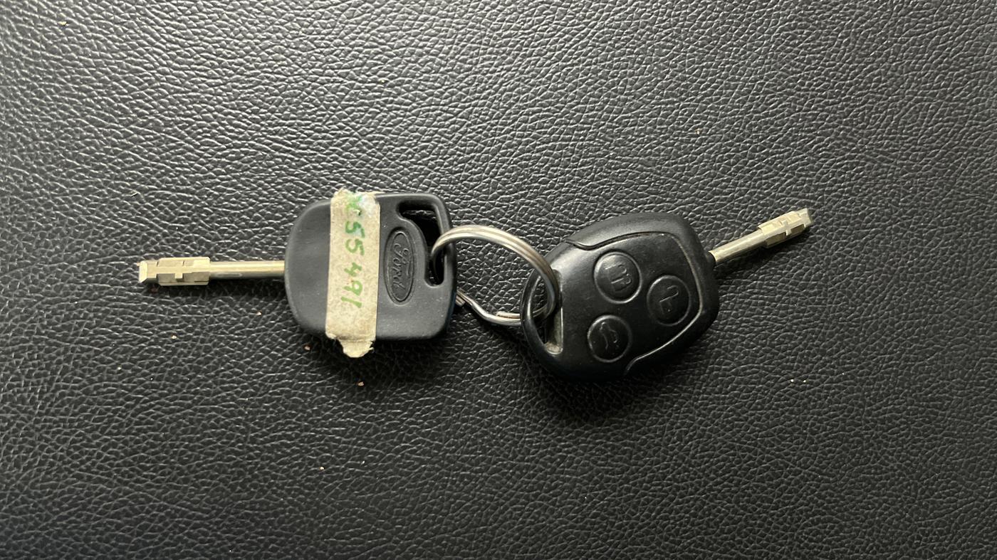 2013 Ford Figo TITANIUM 1.2 PETROL, Petrol, Manual, 41,462 km, Key Close Up