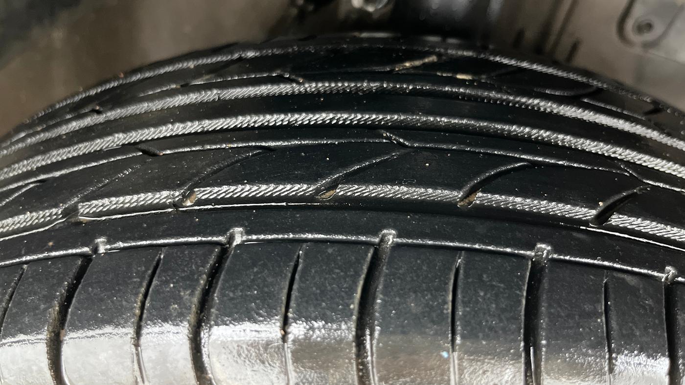 2013 Ford Figo TITANIUM 1.2 PETROL, Petrol, Manual, 41,462 km, Right Front Tyre Tread