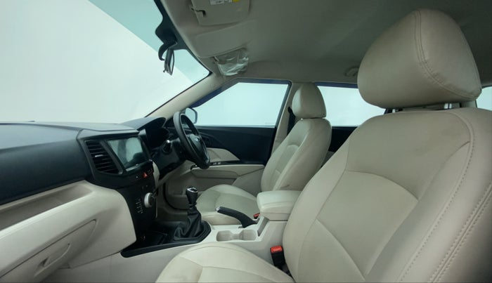 2022 Mahindra XUV300 W4 1.2 PETROL, Petrol, Manual, 22,469 km, Right Side Front Door Cabin