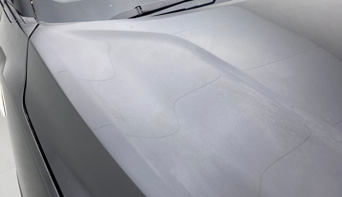 2022 Mahindra XUV300 W4 1.2 PETROL, Petrol, Manual, 22,469 km, Bonnet (hood) - Minor scratches