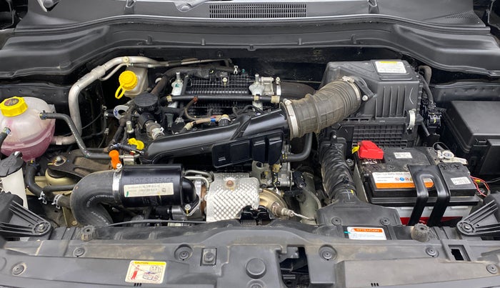 2022 Mahindra XUV300 W4 1.2 PETROL, Petrol, Manual, 22,469 km, Open Bonet