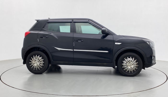 2022 Mahindra XUV300 W4 1.2 PETROL, Petrol, Manual, 22,469 km, Right Side View