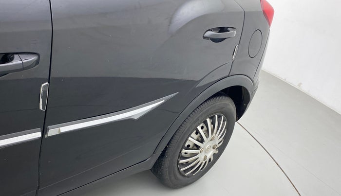 2022 Mahindra XUV300 W4 1.2 PETROL, Petrol, Manual, 22,469 km, Rear left door - Minor scratches