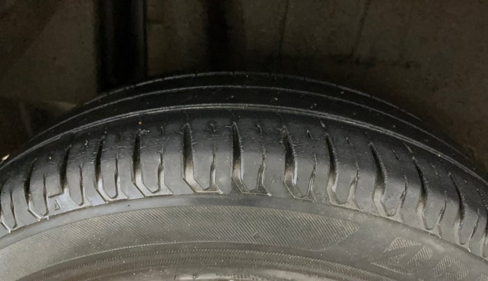 2018 Maruti Dzire ZXI AMT, Petrol, Automatic, 61,191 km, Right Rear Tyre Tread