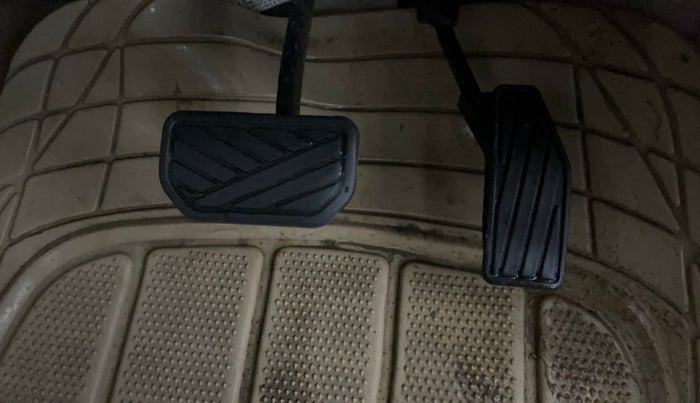 2018 Maruti Dzire ZXI AMT, Petrol, Automatic, 61,191 km, Pedals
