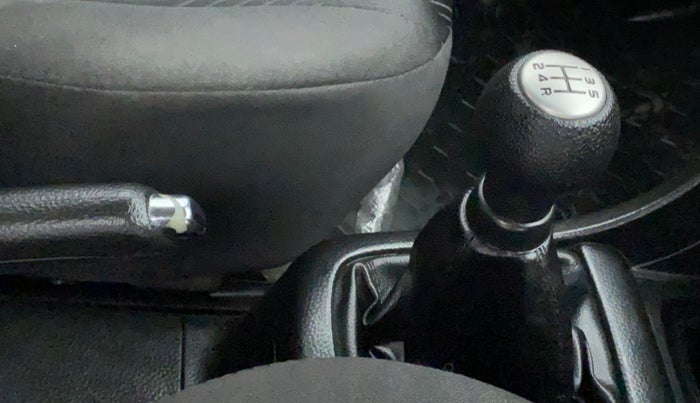 2013 Maruti Swift VDI, Diesel, Manual, 48,709 km, Gear Lever
