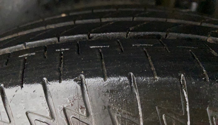 2013 Maruti Swift VDI, Diesel, Manual, 48,709 km, Left Rear Tyre Tread