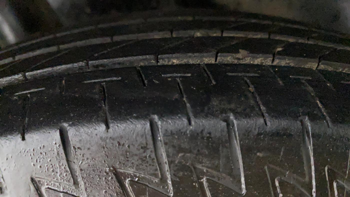 2013 Maruti Swift VDI, Diesel, Manual, 48,709 km, Right Rear Tyre Tread