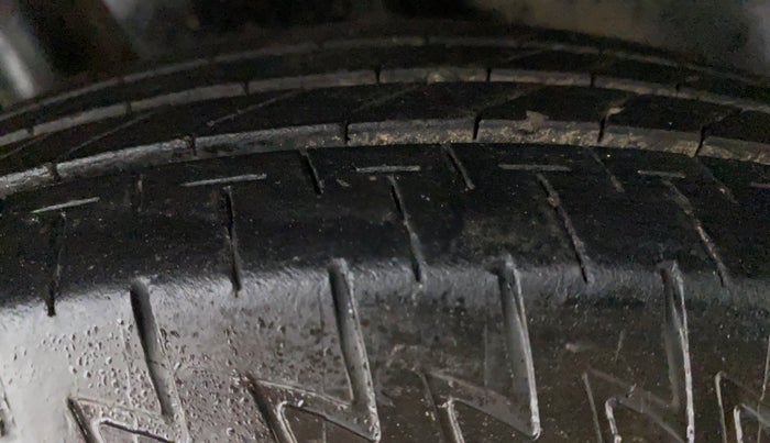 2013 Maruti Swift VDI, Diesel, Manual, 48,709 km, Right Rear Tyre Tread