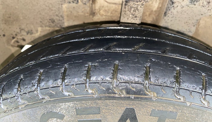 2016 Renault Kwid RXT 0.8, Petrol, Manual, 43,104 km, Left Front Tyre Tread