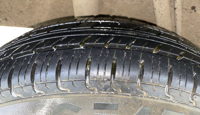2016 Renault Kwid RXT 0.8, Petrol, Manual, 43,104 km, Right Rear Tyre Tread