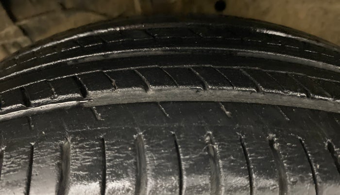 2014 Maruti Swift ZXI D, Petrol, Manual, 40,507 km, Left Front Tyre Tread