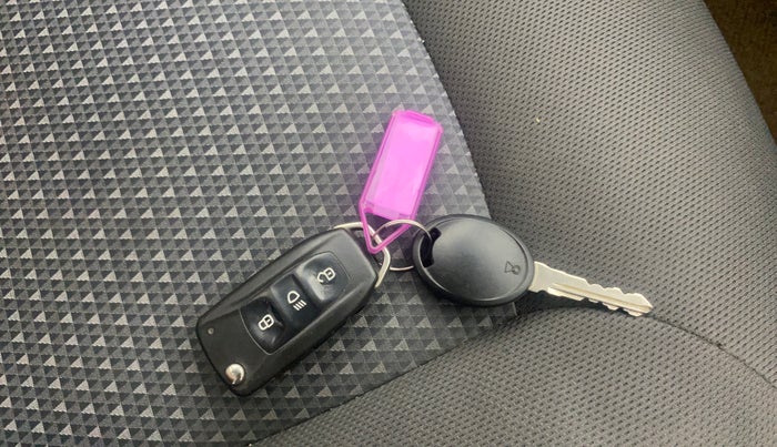 2016 Tata Tiago XZ PETROL, Petrol, Manual, 66,618 km, Key Close Up