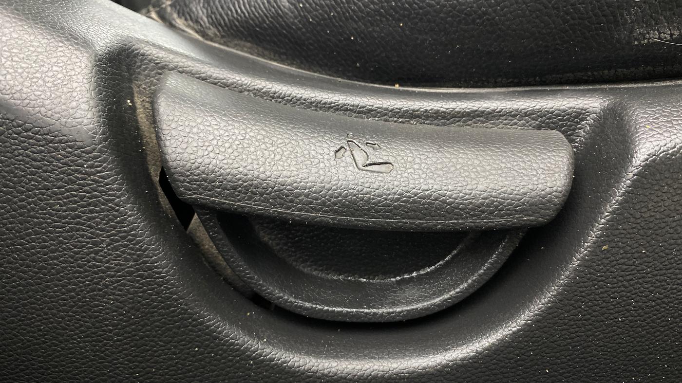 2018 Hyundai Xcent S 1.2 CRDI, Diesel, Manual, 96,339 km, Driver Side Adjustment Panel