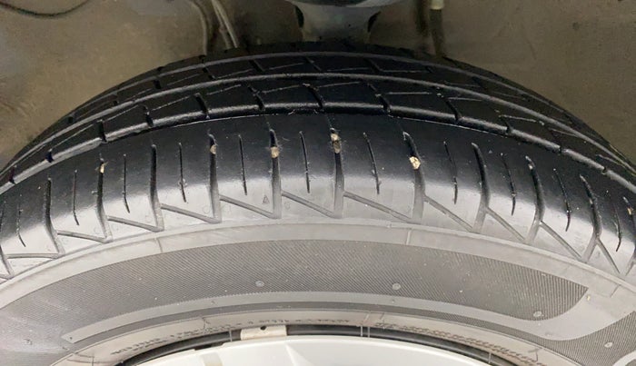 2020 Maruti Alto LXI, Petrol, Manual, 12,498 km, Left Front Tyre Tread