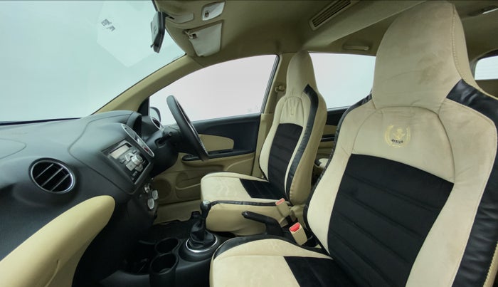 2014 Honda Mobilio 1.5 V I DTEC, Diesel, Manual, 1,06,167 km, Right Side Front Door Cabin View