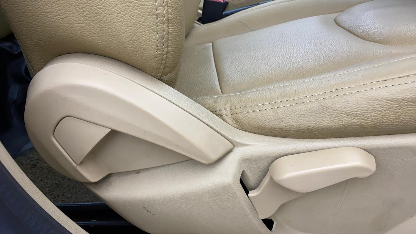 2018 Ford Figo Aspire TITANIUM 1.2 PETROL, Petrol, Manual, 50,325 km, Driver Side Adjustment Panel