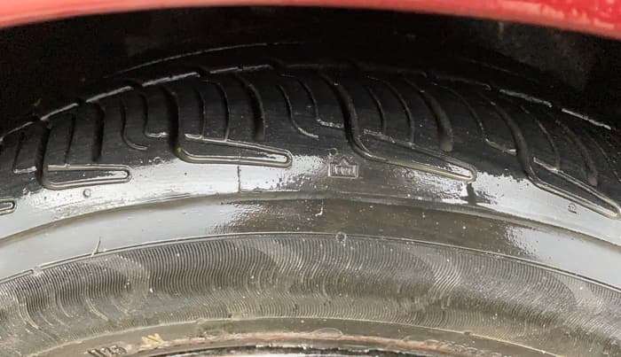 2018 Ford Figo Aspire TITANIUM 1.2 PETROL, Petrol, Manual, 50,325 km, Right Front Tyre Tread