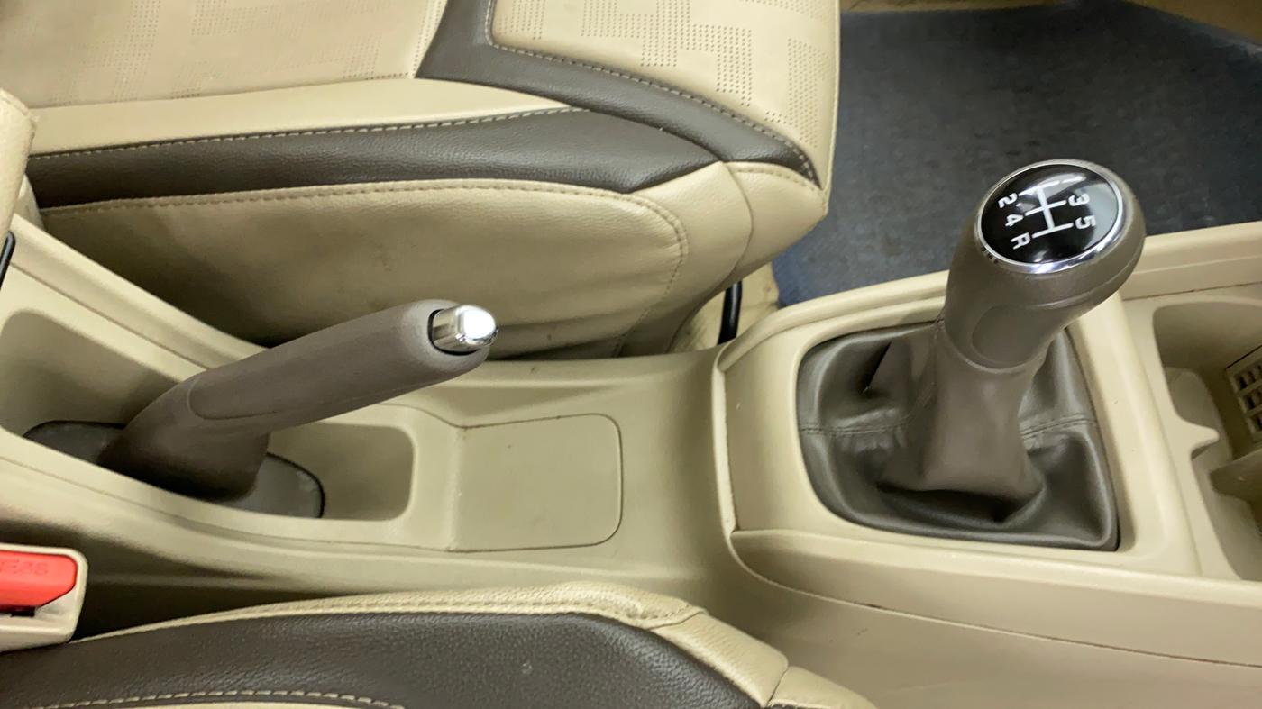 2019 Maruti Ertiga ZXI SHVS, Petrol, Manual, 37,303 km, Gear Lever