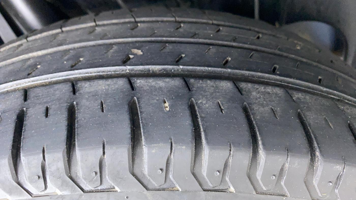 2019 Maruti Ertiga ZXI SHVS, Petrol, Manual, 37,303 km, Right Rear Tyre Tread